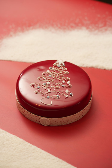 Red Christmas cake (98,000 won) at Four Seasons Hotel Seoul in Jongno District, central Seoul [FOUR SEASONS HOTEL SEOUL]
