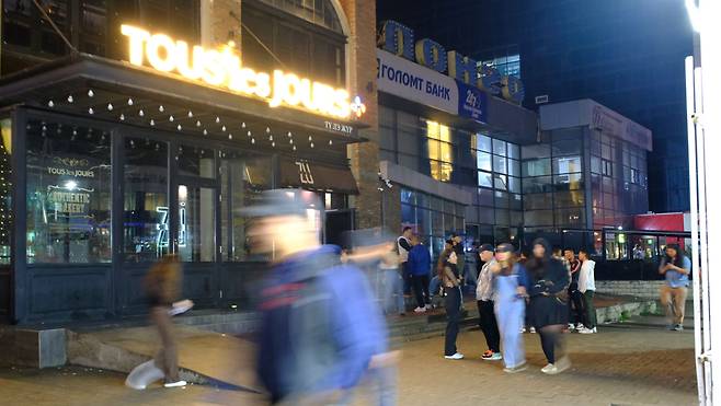 몽골 수도 울란바토르의 번화가 중 하나인 '서울의 거리'의 모습. /구아모 기자