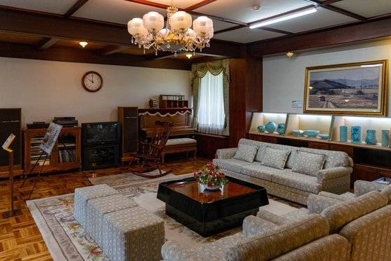 대통령 별장으로 유명한 청남대 본관 곳곳에서 영화 ‘서울의 봄’을 담았다. 백종현 기자