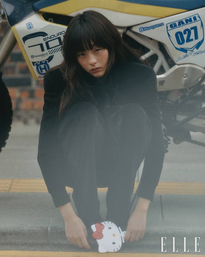 김민하, 세리나 모토라의 화보. 엘르 제공.