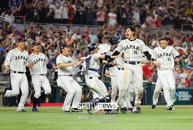 ▲ 열광하는 선수들.