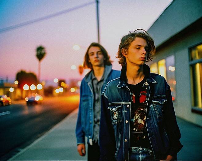 안준이 미드저니로 불러낸 AI사진, <Until You Left Off Dream About> 2022/ 사진가 안준