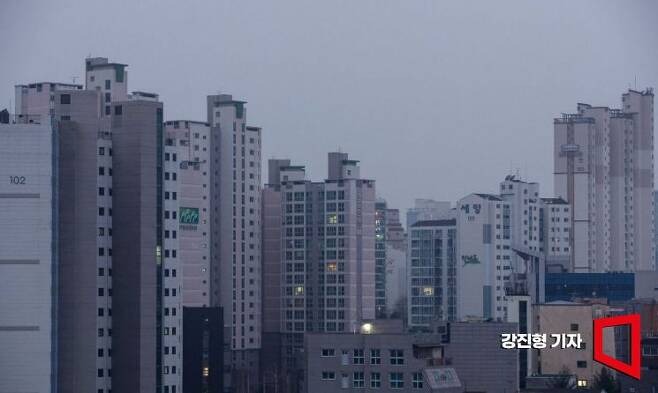 5일 서울 용산구에서 바라본 아파트. 사진=강진형 기자aymsdream@