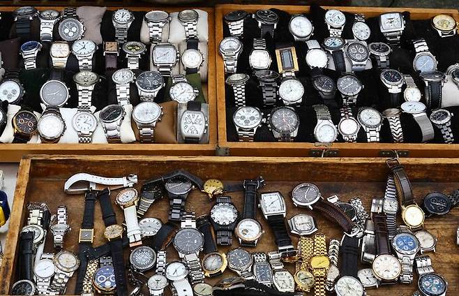 아날로그 감성이 충만한 각종 시계들.