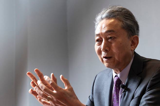 하토야마 유키오 전 일본 총리의 별명은 ‘우주인’ ‘외계인’이다. 현실보다는 이상을 따르는 정치를 한다고 해서 붙었다. 일본의 과거사에 대해 “피해자가 그만하면 됐다고 할 때까지 사과해야 한다”고 한 그는 “2015년 서대문형무소에서 무릎 꿇은 것도 솔직한 마음의 표현이라 후회는 없다”고 말했다. /이신영 영상미디어 기자