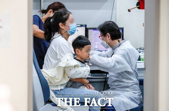 생명보험사들이 제3보험인 건강보험을 잇달아 출시한 가운데 올해 생보사와 손보사 간 치열한 각축전이 예고되고 있다. /뉴시스