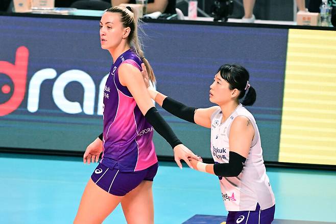 ▲ 흥국생명 옐레나(왼쪽) ⓒ KOVO