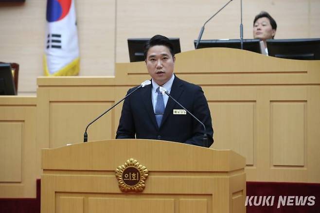 박선준 의원은 23일 열린 제377회 임시회 제1차 본회의 5분 자유발언에서 “녹동신항을 무역항으로 승격시켜 지방소멸 시대를 살아가고 있는 우리 지역사회에 새로운 성장동력으로 작용할 수 있도록 정부와 전라남도의 관심과 지원을 촉구한다”고 밝혔다. 사진=전남도의회