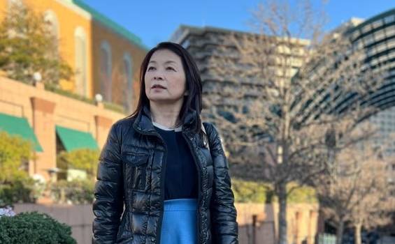 60대 중반의 나이에도 성인물에 계속 출연중인 인기 배우 토다 에미. 가디언 갈무리