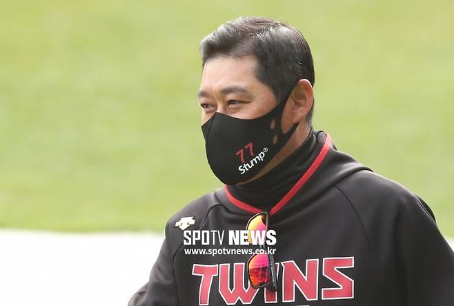 ▲ 차기 감독 결정을 두고 KIA 팬들의 큰 관심을 모으고 있는 이종범 코치 ⓒ곽혜미 기자