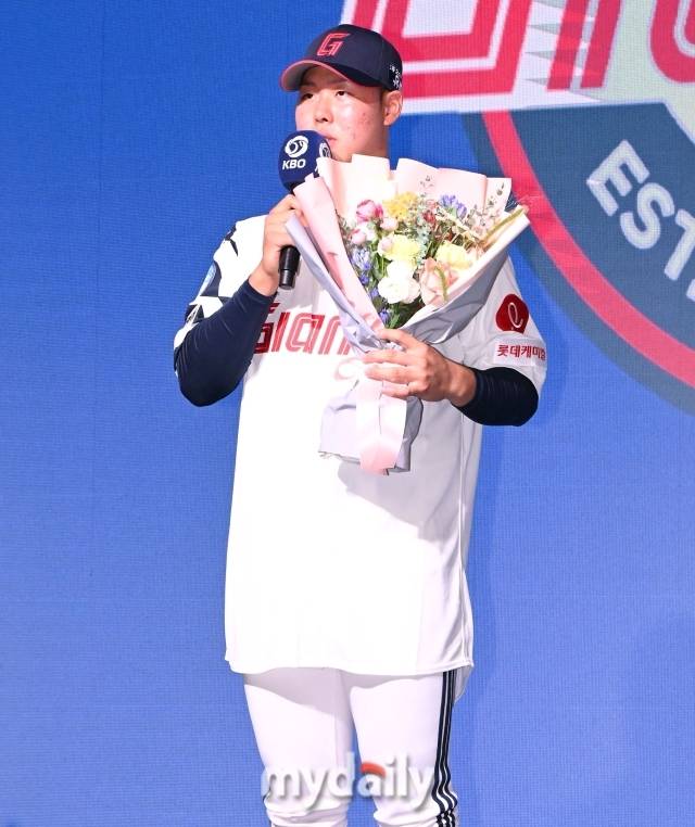 롯데 자이언츠의 선택을 받은 전미르./송공동 = 곽경훈 기자 kphoto@mydaily.co.kr
