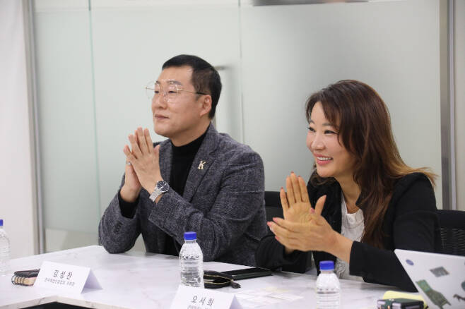 왼쪽부터 김성찬 한국패션산업협회 부회장, 오서희 몬테밀라노 대표