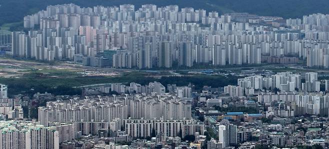 전용면적 85㎡ 초과 대형 아파트의 청역 경쟁률이 8년 연속 1위로 집계됐다. 사진은 서울시내 한 아파트 밀집 지역. /사진=뉴스1
