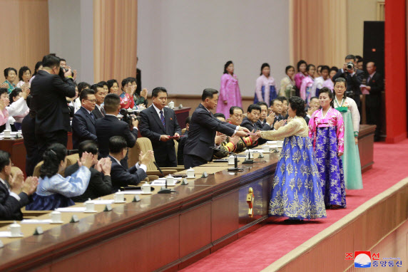 북한 조선중앙통신은 2023년 12월 3일 개막된 어머니대회가 4일 김정은 국무위원장의 폐회선언을 끝으로 폐막됐다고 5일 보도했다.(사진=조선중앙통신, 연합뉴스)