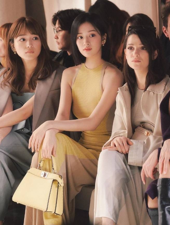 안유진 소셜미디어