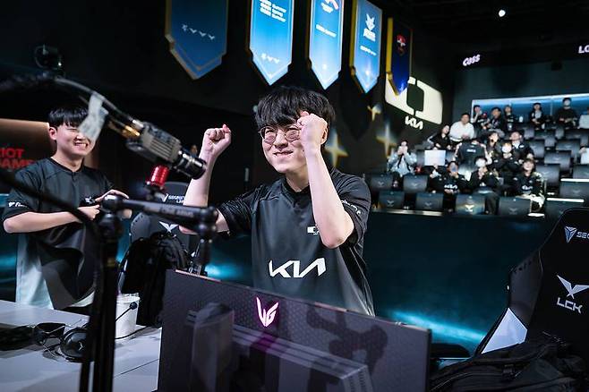 승리에 표호하는 '쇼메이커' 허수(자료 출처-LCK)