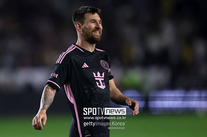 ▲ 26일 열린 2024 미국 메이저리그사커 2라운드에서 리오넬 메시가 인터 마이애미의 무패 행진을 이끌었다. 메시는 LA 갤럭시와 원정 경기에서 값진 동점골을 뽑아내면서 1-1 무승부를 이끌었다.