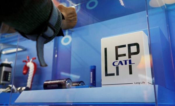 CATL의 LFP배터리가 전시돼 있다.
