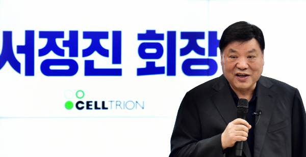 서정진 회장이 지난달 20일 서울 동작구 흑석동 중앙대학교에서 진행된 셀트리온 회장과 함께하는 청년토론회에 참석해 '청년의 미래, 성공하는 기업가 정신' 주제로 토론을 하고 있다. /사진=임한별(머니S)