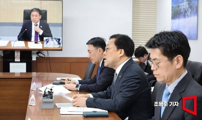 김병환 기획재정부 1차관이 15일 서울 종로구 정부서울청사에서 열린 일자리TF회의에 참석, 최근 고용동향에 대해 발언하고 있다. 사진=조용준 기자 jun21@