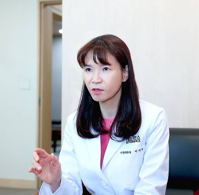 이지원 세브란스병원 가정의학과 교수는 간헐적 단식과 소식 모두 제대로만 한다면 좋은 다이어트라고 말한다. 다만 자기 성향과 환경에 맞춰서 하지 않으면 실패할 확률이 높아 어떻게 자신에게 맞출 것인지 고민할 필요가 있다고 했다. 세브란스병원 제공