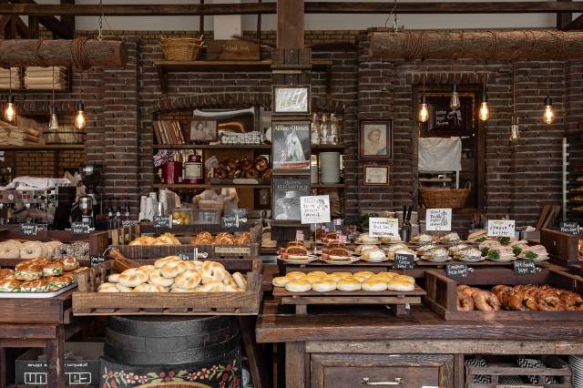 지난해 8월 서울 송파구 롯데월드몰 1층에 문을 연 ‘런던 베이글 뮤지엄’ 매장 전경. 롯데백화점 제공