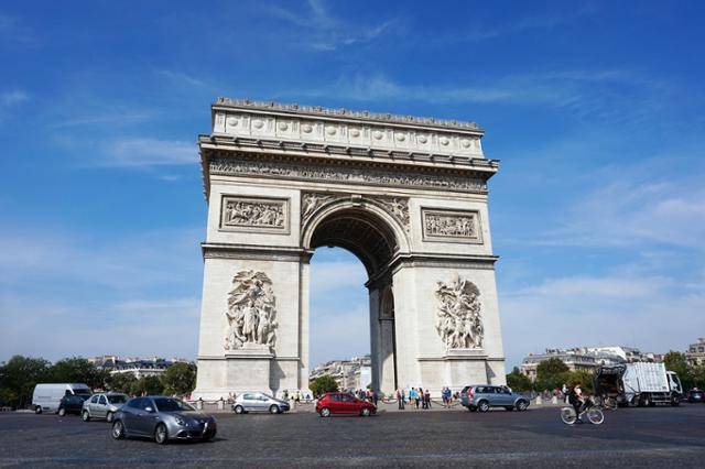 파리 개선문 풍경. 하나투어 제공