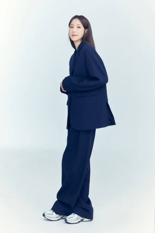 이지아는 “‘이혼해도 괜찮아요. 죽지 않아요’ 용기를 주고 싶었다”고 했다. 사진 ㅣBH 엔터테인먼트