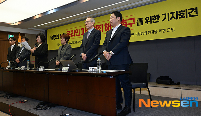 왼쪽부터 황현희, 존리, 김미경, 송은이, 주진형, 한상준 변호사