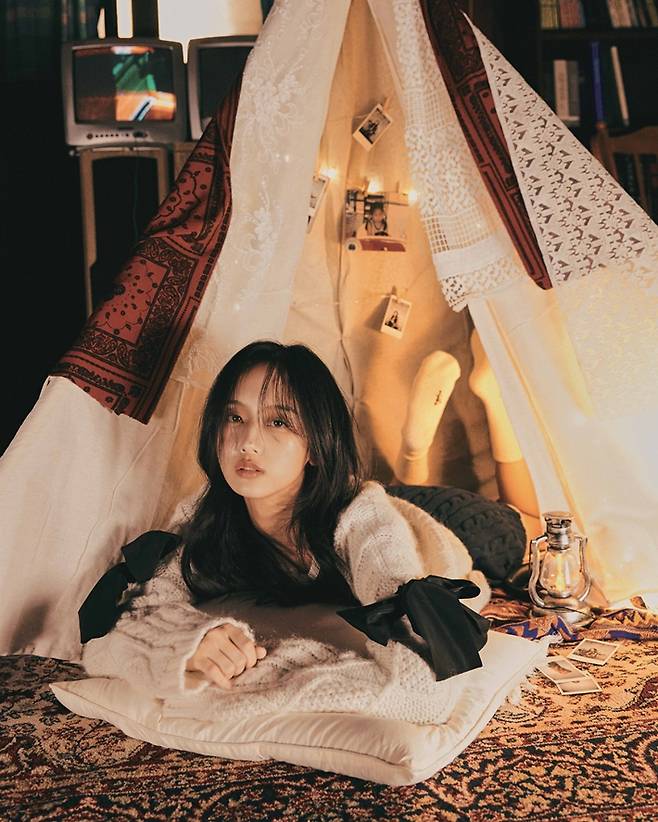 서리의 새 앨범명과 타이틀곡 제목 모두 '페이크 해피'다. 레이블사유 제공