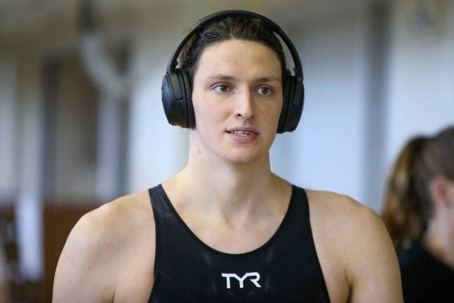 남성에서 여성으로 성전환한 뒤 2022년 미국대학선수권 수영대회에 출전해 여자 자유형 500야드(457.2m) 부문에서 우승한 리아 토머스 선수. / 사진=연합뉴스