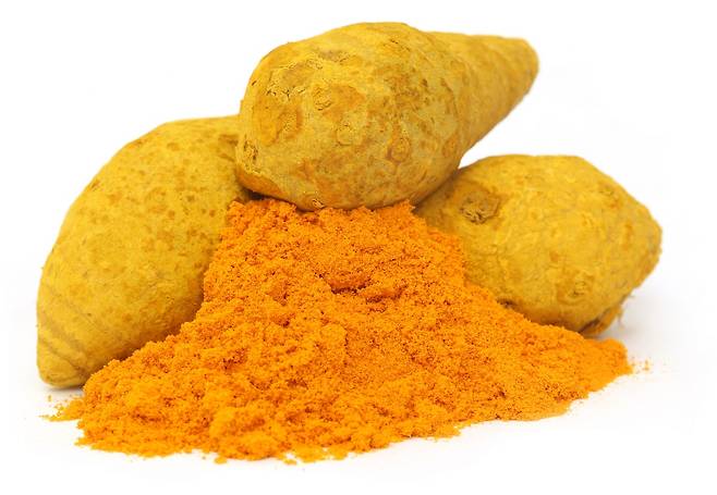 강황 가루를 우유와 함께 먹으면 건강에 좋은 커큐민 성분의 체내 흡수율이 높아진다./사진=클립아트코리아