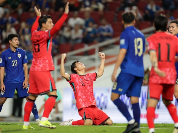 박진섭이 26일 태국 방콕의 라자망갈라 스타디움에서 열린 태국과의 북중미월드컵 예선 경기에서 골을 넣은 뒤 주먹을 쥐고 환호하고 있다. 대한축구협회 제공