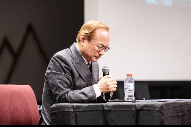 지난해 3월 호주 시드니에서 개최된 복음사경회에서 기도 중인 박한길 회장 모습. 박 회장은 남은 삶이 주님과 만나는 그날의 영광에 부끄럽지 않은 삶이 되기를 기도한다.