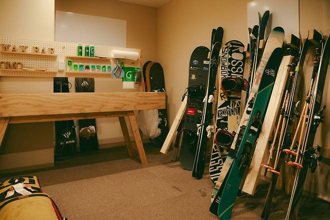 겨울에는 스키어를 위한 공간이 마련된다