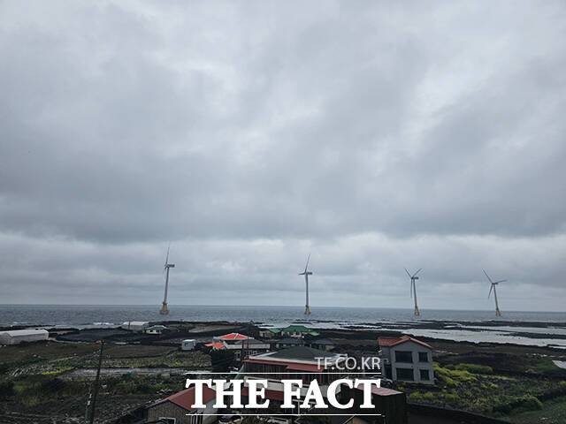 지난 28일 제주 한경면 금등리 탐라해상풍력단지 모습. /제주=박은평 기자