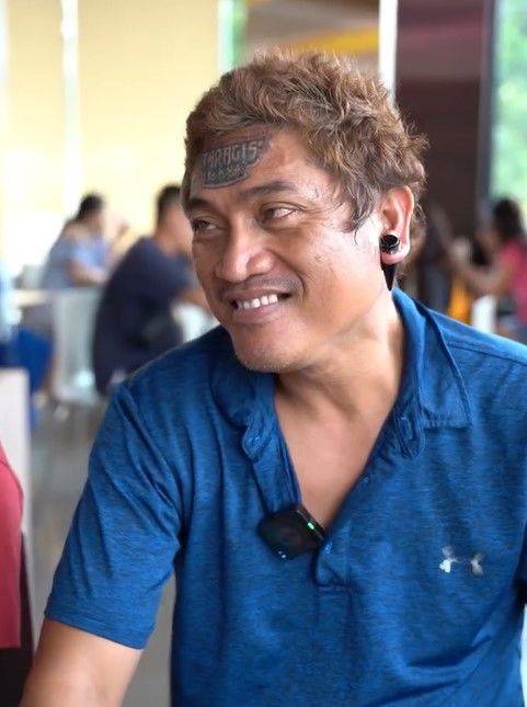 회사 로고를 문신하면 약 240만원을 준다는 만우절 장난에 속아 실제로 한 남성이 자신의 이마에 문신을 하는 일이 발생했다.(사진= 타라기스 페이스북 갈무리) *재판매 및 DB 금지