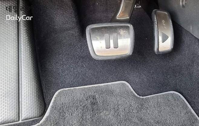 폭스바겐 전기 SUV ID.4 (알루미늄 페달)