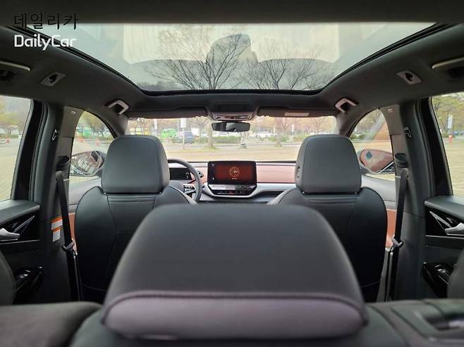 폭스바겐 전기 SUV ID.4 (대형 선루프, 공간거주성)