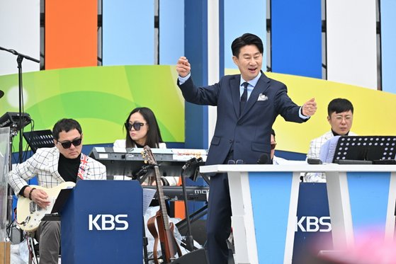 KBS 장수 음악 프로그램 '전국노래자랑'의 새로운 진행자 남희석. 연합뉴스