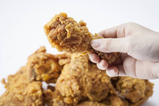 냉동 닭고기의 뼈는 흑변현상 때문에 검붉게 변한다./사진=클립아트코리아