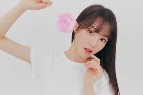 우아! 멤버 나나의 사소한 모든 것을 살펴본다. 사진=SSQ엔터테인먼트