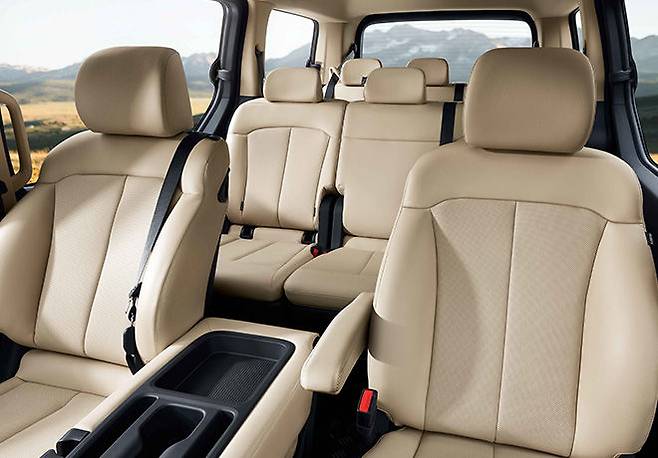 현대차 2~3열 실내