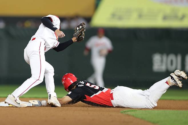 ▲ 김도영의 물리적인 스피드는 KBO리그에서도 최고 수준으로 통하고, 올해 8번의 도루를 모두 성공시켰다. ⓒKIA타이거즈