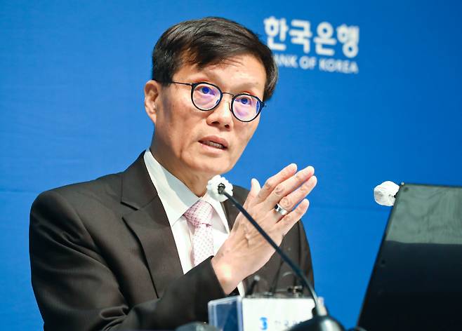 이창용 한국은행 총재가 지난 12일 서울 중구 한국은행에서 금융통화위원회 기준금리 결정에 관한 기자간담회를 하고 있다. [연합]