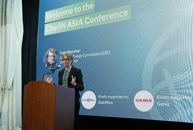 미국 CEC의 '패티 모나한(Patty Monahan)' 위원장이 '차린 컨퍼런스 아시아' 행사에서 전기차 발전 정책에 대해 언급하고 있다. 전기연구원 제공