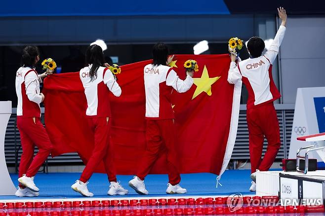 도쿄 올림픽 여자 계영 800ｍ에서 1위에 오른 중국 대표팀 [EPA=연합뉴스 자료사진]