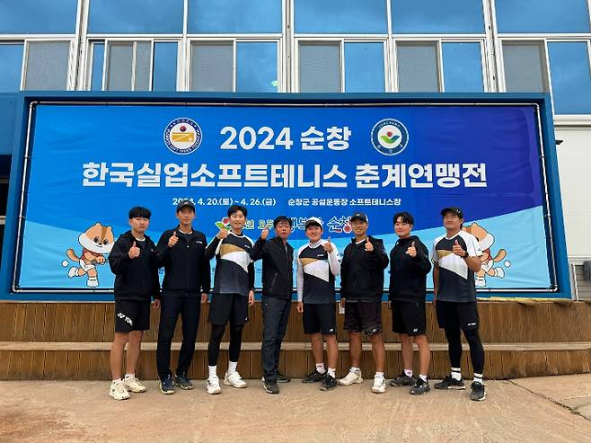 2024년도 한국실업소프트테니스 춘계연맹전 남자 단체전 우승을 차지한 인천시체육회 선수단. 대한소프트테니스협회