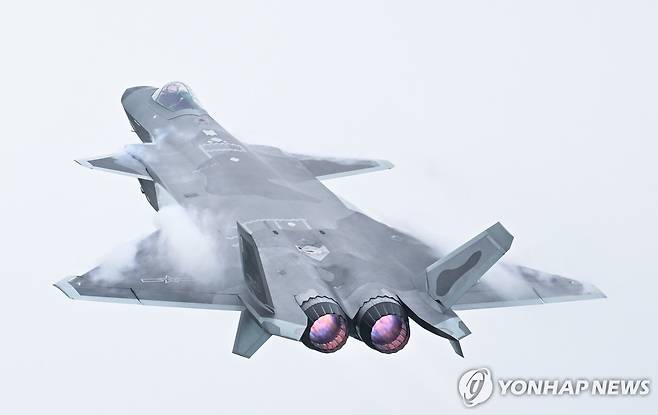 중국군의 J-20 스텔스 전투기 [신화 연합뉴스 자료사진. 재판매 및 DB 금지]