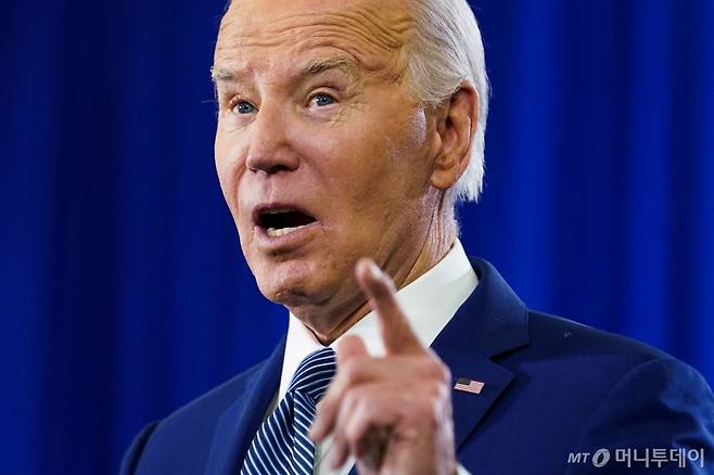 (탬파 로이터=뉴스1) 우동명 기자 = 조 바이든 미국 대통령이 23일(현지시간) 플로리다주 탬파의 힐즈버러 커뮤니티 칼리지에서 열린 선거 행사서 낙태권 복원을 약속하는 연설을 하고 있다. 2024.04.24 ⓒ 로이터=뉴스1 Copyright (C) 뉴스1. All rights reserved. 무단 전재 및 재배포, AI학습 이용 금지. /사진=(탬파 로이터=뉴스1) 우동명 기자